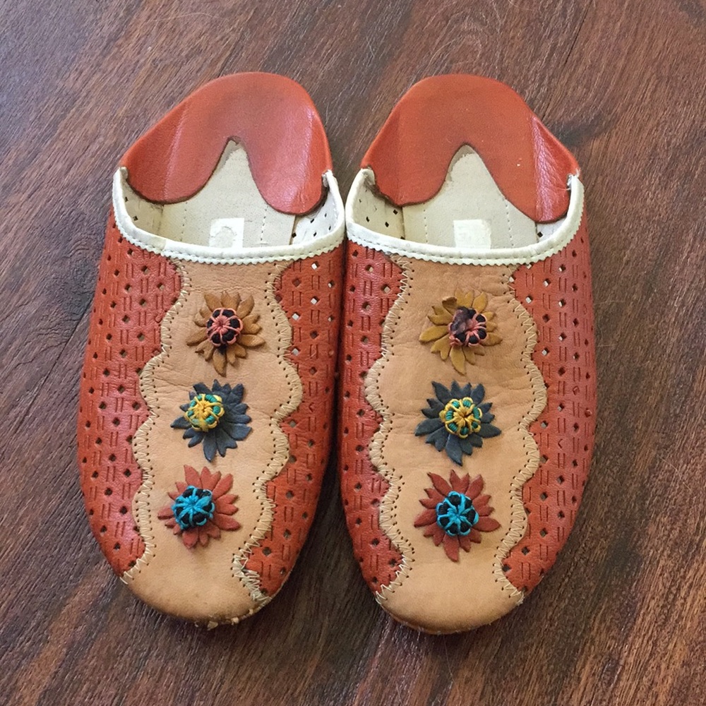 Embellished slide flats
